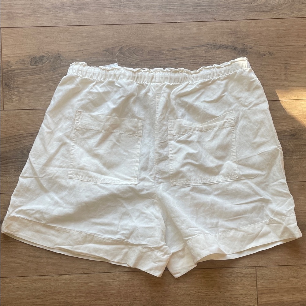 NWT H&M Women's White Linen Blend Casual Shorts with Pockets - Medium - Picture 4 of 4